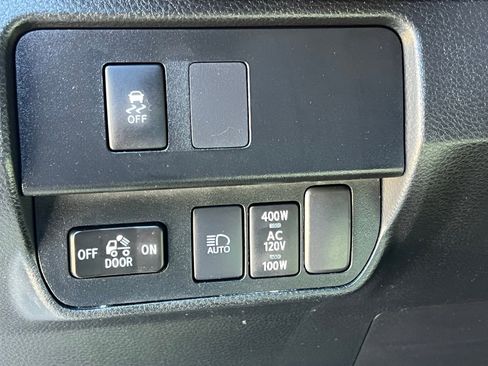 Used 2021 Toyota Tacoma TRD Sport w/ Technology Package image 25