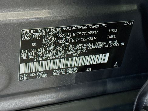 Used 2021 Toyota RAV4 XLE w/ Convenience Package FWD image 40