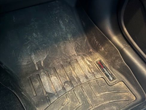 Used 2024 Mitsubishi Eclipse Cross SEL image 14