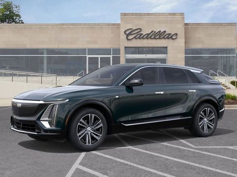 New 2026 Cadillac Lyriq Luxury image 2