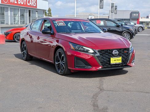 Certified 2023 Nissan Altima 2.5 SR w/ SR Premium Package image 2