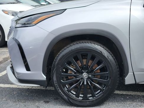 Certified 2025 Toyota Highlander XSE image 6