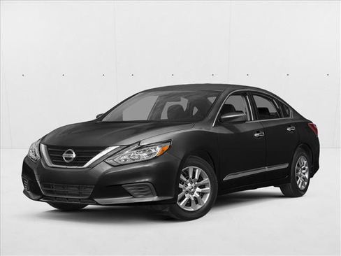 Used 2017 Nissan Altima 2.5 SV FWD image 1