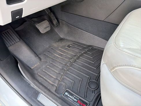 Certified 2023 Jeep Grand Cherokee L Overland w/ Rear Seat Video Group I AWD/4WD image 54