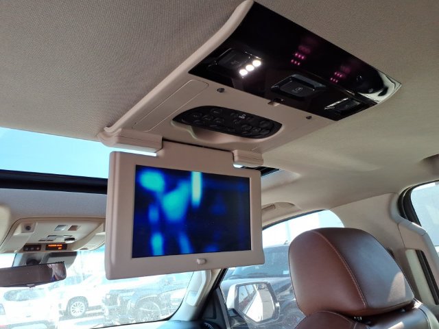 Used 2018 Cadillac Escalade Luxury AWD/4WD image 22