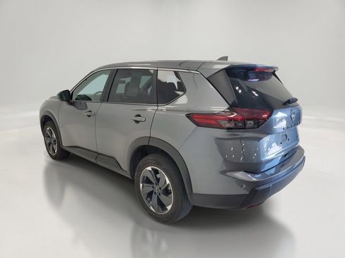 Used 2025 Nissan Rogue SV AWD/4WD image 4