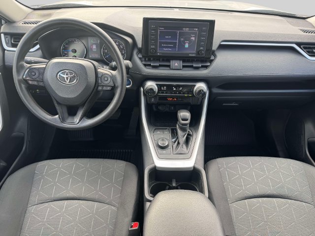 Used 2022 Toyota RAV4 XLE AWD/4WD image 18