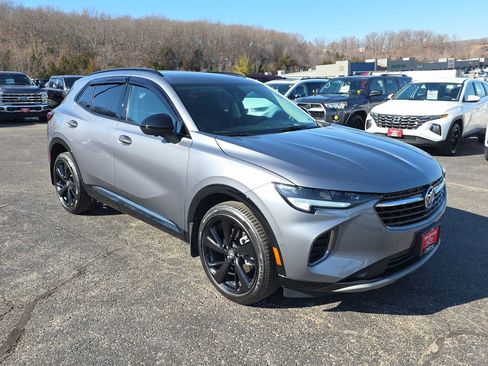 Used 2022 Buick Envision Essence w/ Technology Package II image 2