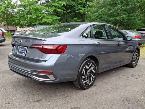 Certified 2022 Volkswagen Jetta SEL FWD image 11
