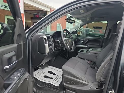 Used 2018 Chevrolet Silverado 1500 LT w/ All Star Edition AWD/4WD image 9