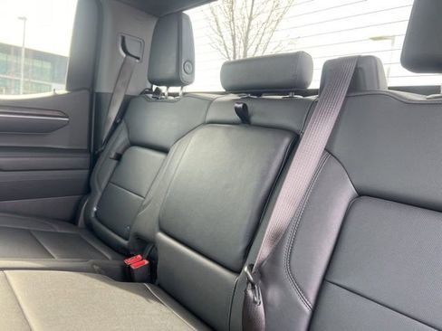 Used 2025 GMC Sierra 1500 SLT image 31