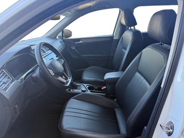 Used 2024 Volkswagen Tiguan SE AWD/4WD image 10