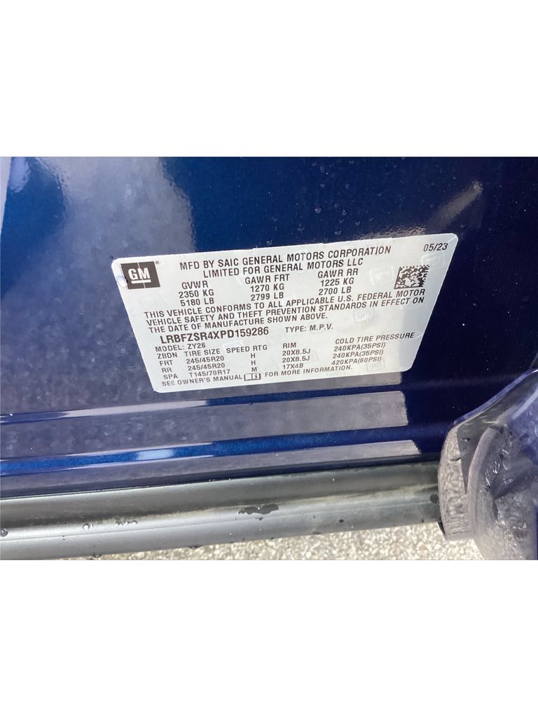 Used 2023 Buick Envision Avenir AWD/4WD image 22