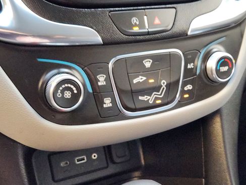 Used 2022 Chevrolet Equinox LS w/ LS Convenience Package image 20