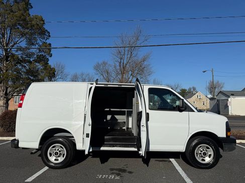 Used 2022 GMC Savana 2500 Regular Van 3D w/ Communications Package image 58