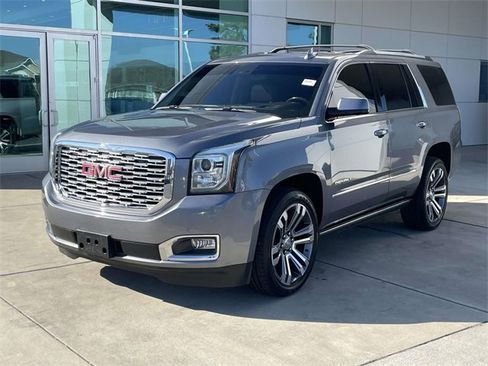 Used 2018 GMC Yukon Denali w/ Denali Ultimate Package image 2
