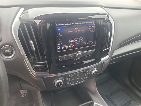 Used 2021 Chevrolet Traverse LS image 23