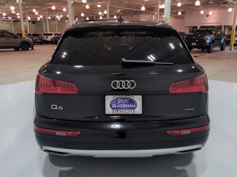 Used 2020 Audi Q5 2.0T Premium Plus w/ Premium Plus Package AWD/4WD image 6