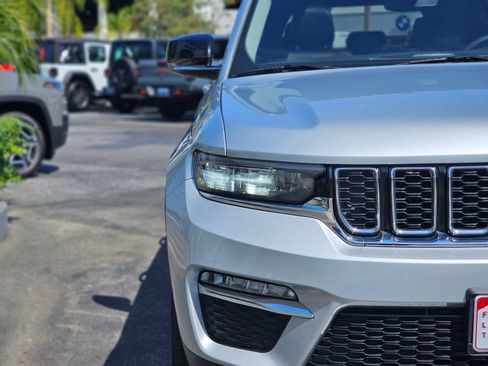 Used 2024 Jeep Grand Cherokee Limited 4xe AWD/4WD image 2