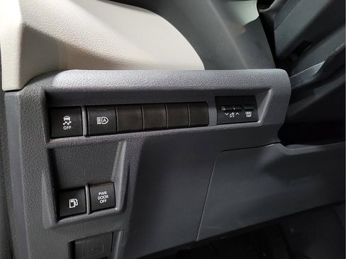 Used 2023 Toyota Sienna LE image 13