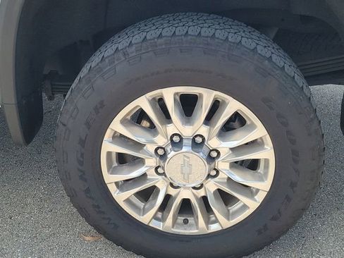 Used 2020 Chevrolet Silverado 2500 High Country image 9