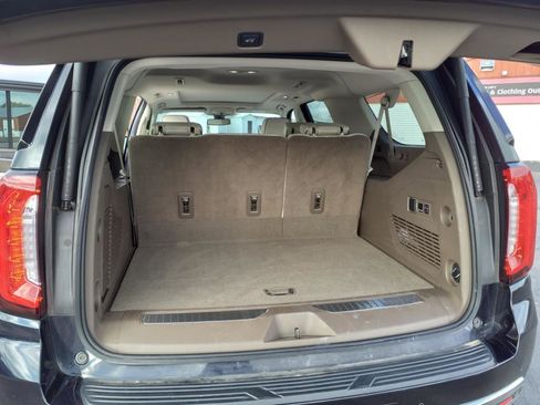 Used 2022 GMC Yukon XL Denali image 15