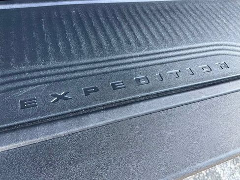 Used 2025 Ford Expedition Tremor AWD/4WD image 17