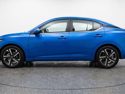 Used 2025 Nissan Sentra SV FWD image 5