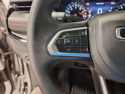 Used 2025 Jeep Compass Trailhawk AWD/4WD image 20