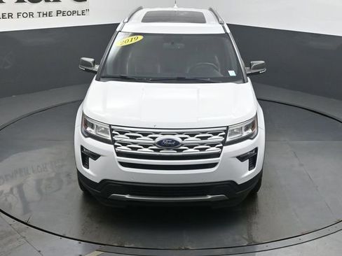 Used 2019 Ford Explorer XLT w/ Equipment Group 202A AWD/4WD image 60