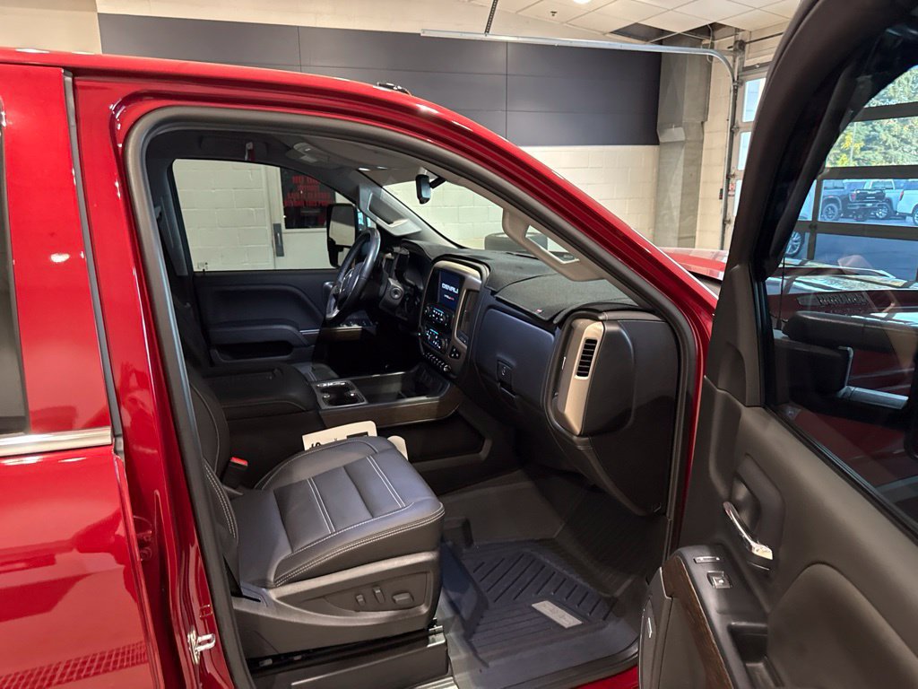 Used 2019 GMC Sierra 3500 Denali w/ Duramax Plus Package AWD/4WD image 12