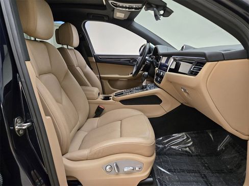 Used 2020 Porsche Macan image 27