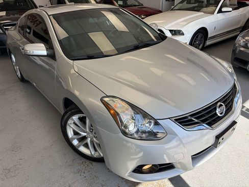 Used 2012 Nissan Altima 3.5 SR w/ Technology Pkg image 8