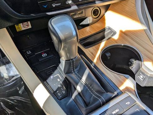 Certified 2022 Lexus RX 450hL AWD w/ Premium Package image 13