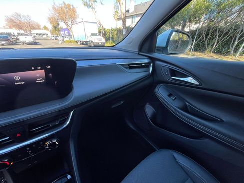 Used 2025 Buick Encore GX Preferred image 33