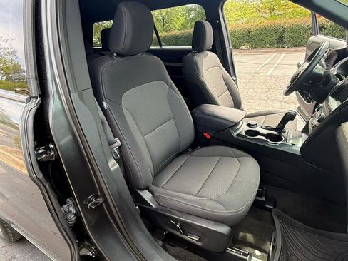 Used 2018 Ford Explorer XLT w/ Equipment Group 201A image 13