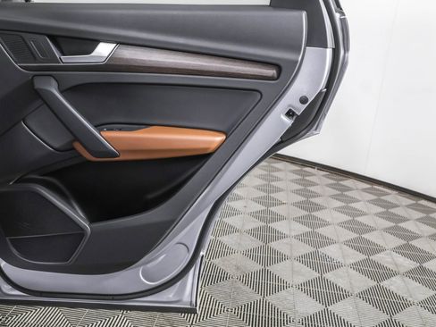 Used 2022 Audi Q5 2.0T Premium w/ Convenience Package image 44