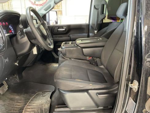 Used 2022 Chevrolet Silverado 2500 Custom w/ Custom Convenience Package image 3