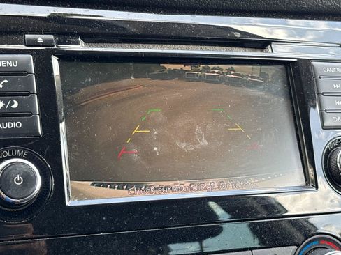 Used 2018 Nissan Rogue S FWD image 24
