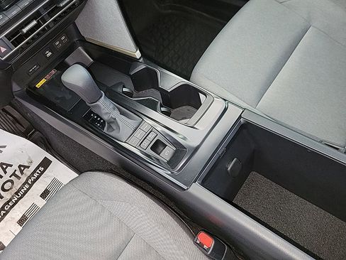 Used 2026 Toyota Camry LE w/ Convenience Package image 9