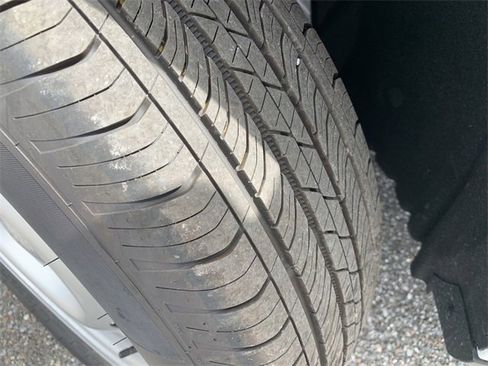 New 2025 Ford Maverick XL w/ Equipment Group 102A image 34