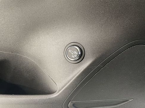 Certified 2023 Buick Envision Essence w/ Sport Touring Package image 24