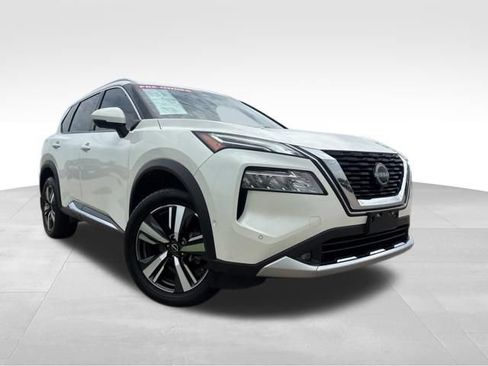 Used 2022 Nissan Rogue Platinum w/ Head-Up Display Package AWD/4WD image 2