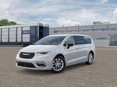 New 2026 Chrysler Pacifica Select