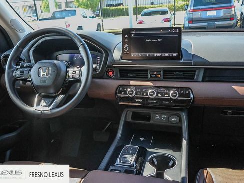 Used 2024 Honda Pilot Elite image 14
