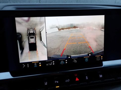 Certified 2024 Chevrolet Silverado 2500 LTZ w/ LTZ Convenience Package image 16