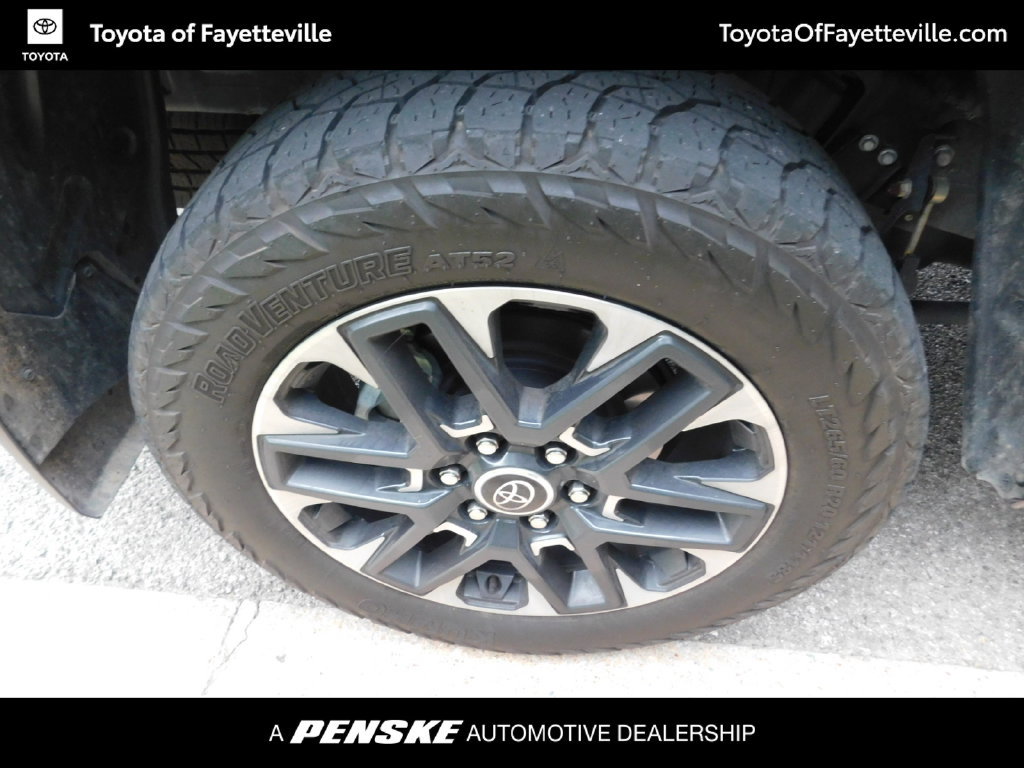 Used 2024 Toyota Tundra Limited AWD/4WD image 7