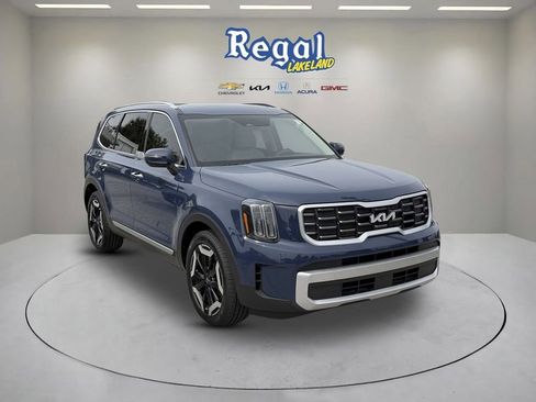 Certified 2023 Kia Telluride S w/ S Sunroof Package AWD/4WD image 1