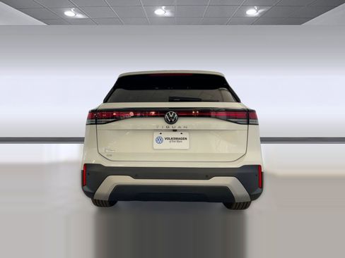 New 2026 Volkswagen Tiguan SE image 10