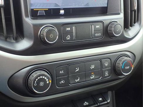 Used 2019 Chevrolet Colorado LT w/ LT Convenience Package image 14